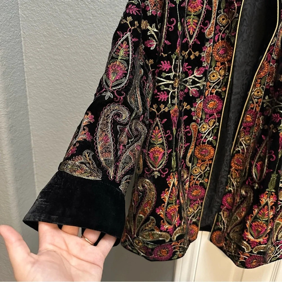 Soft Surroundings Embroidered Velvet Jacket Size Medium - Picture 3 of 7